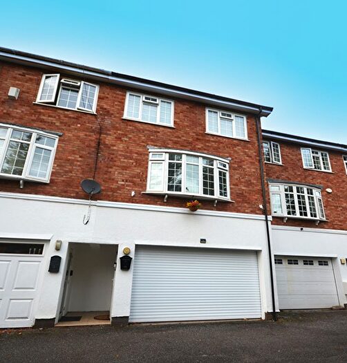 4 Bedroom Town House To Rent In Kersal Crag, Salford, M7