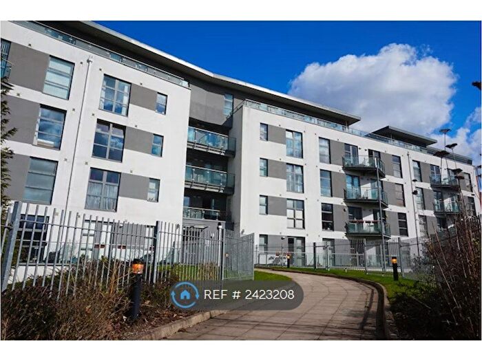 3 Bedroom Flat To Rent In Richmond Hill, Salford, M3