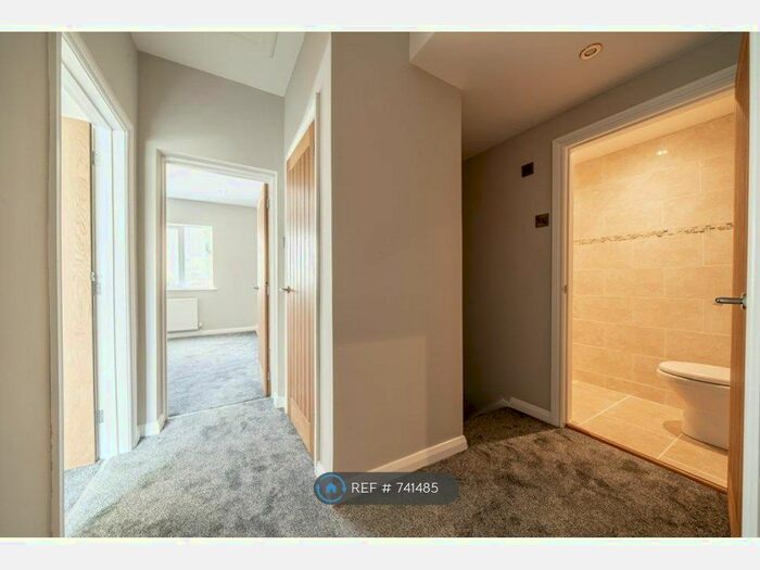 1 Bedroom Flat To Rent In First Floor, Sheffield, S8