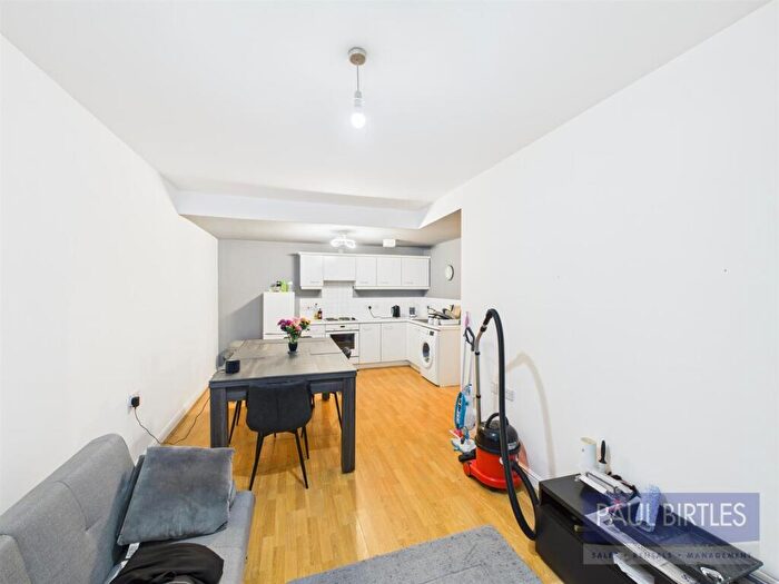 2 Bedroom Flat For Sale In New Belvedere Close, Stretford, Manchester, M32