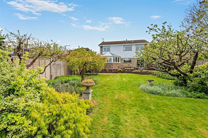 4 Bedroom Detached House For Sale In Birling Avenue, Bearsted, Maidstone, ME14