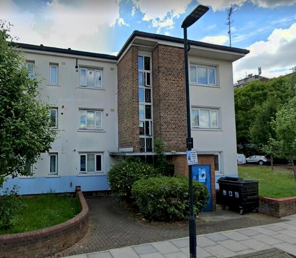3 Bedroom Flat To Rent In Moreton Close, London, N15