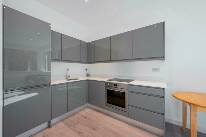 1 Bedroom Flat To Rent In Liongate House, Guildford, GU1