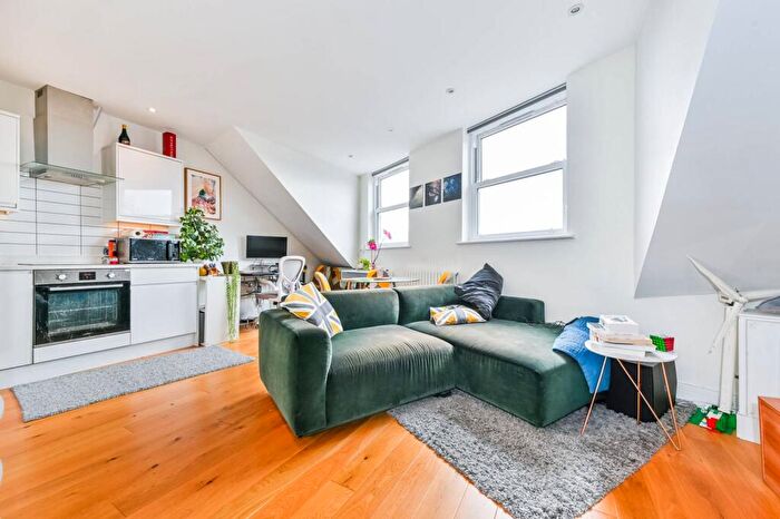 1 Bedroom Flat To Rent In Mountgrove Road, Highbury, London, N5