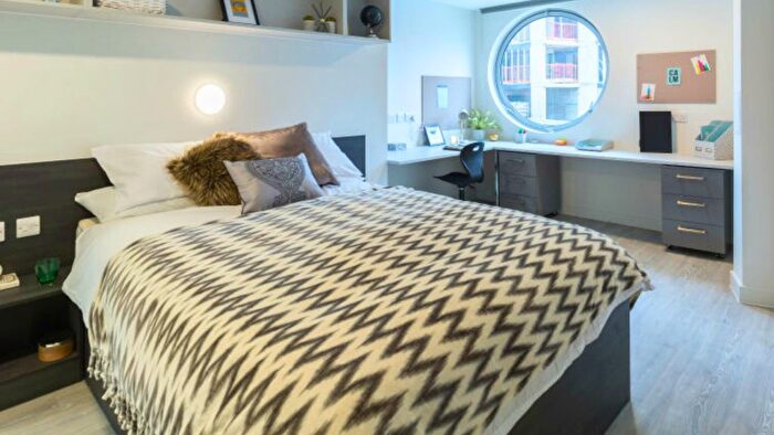 Studio To Rent In City Road, Cathays, Cardiff, CF24