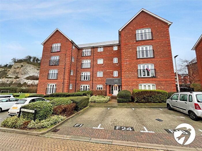 2 Bedroom Flat To Rent In Silver Streak Way, Rochester, Kent, ME2