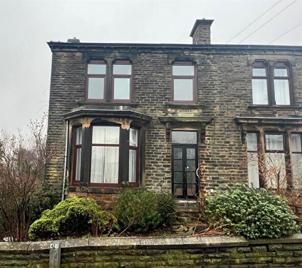 3 Bedroom Semi-Detached House To Rent In Quarmby Road, Huddersfield, HD3
