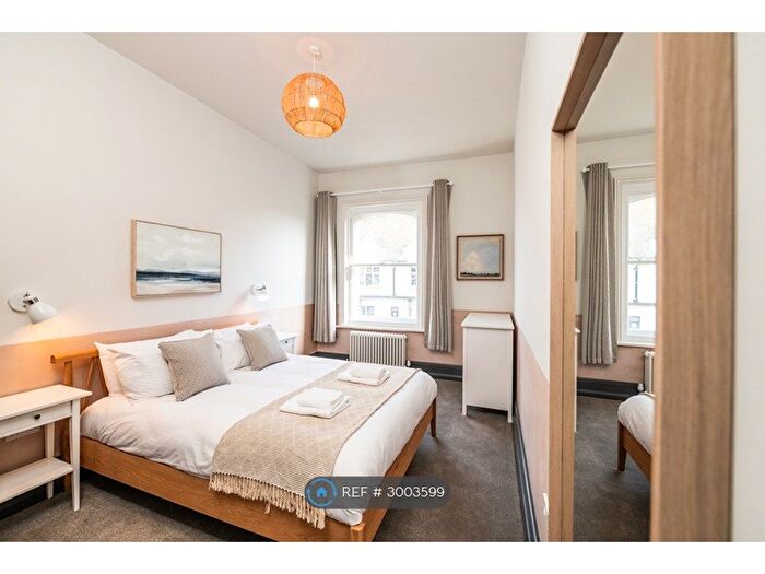 2 Bedroom Flat To Rent In Castle St, Salisbury, SP1