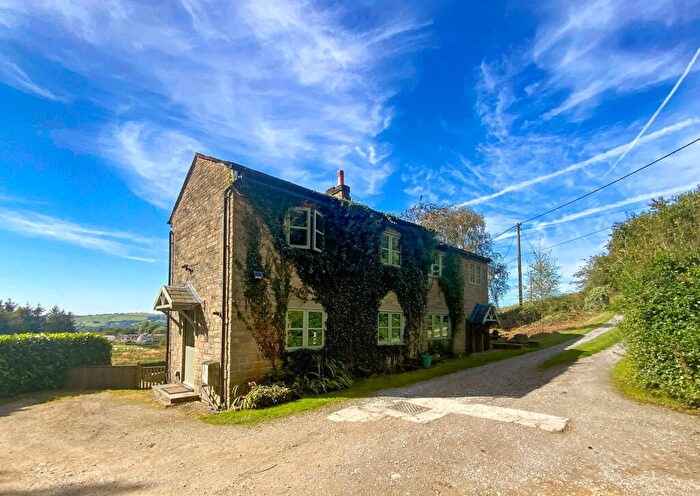 4 Bedroom Detached House For Sale In Boggard Lane, Charlesworth, SK13