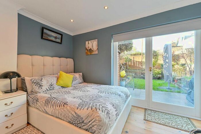 1 Bedroom Flat To Rent In Iffley Road, Brackenbury Village, London, W6