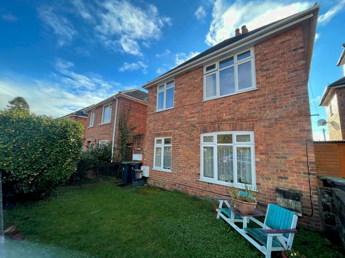 1 Bedroom Flat To Rent In Parkwood Road, Wimborne, BH21