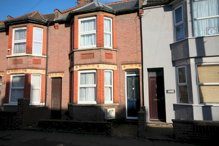 3 Bedroom Terraced House To Rent In Park Street, Luton, LU1