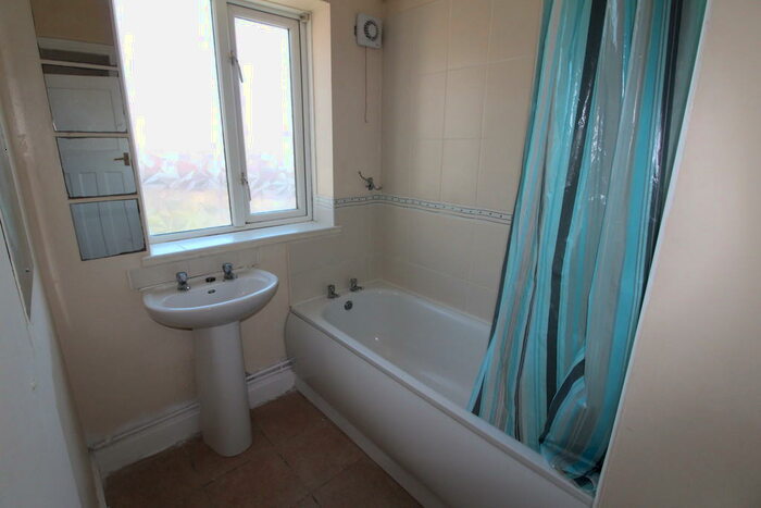 3 Bedroom Flat To Rent In London Road, North End, PO2