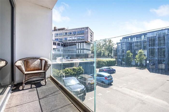 2 Bedroom Flat To Rent In Sandbanks Road, Poole, Dorset, BH15