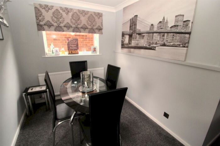 2 Bedroom Bungalow For Sale In Farm Way, Thundersley, Essex, SS7