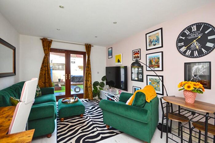 1 Bedroom Apartment For Sale In Cardill Close, Bristol, BS13