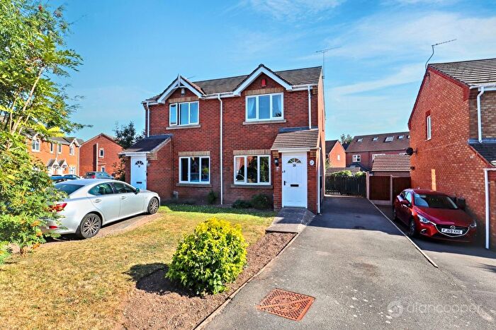 2 Bedroom Semi-detached House For Sale In Lomond Way, Stockingford, Nuneaton, CV10