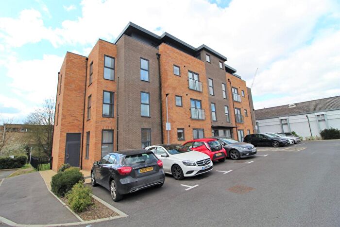 2 Bedroom Apartment To Rent In Albion Court, Ebberns Road, Hemel Hempstead, Hertfordshire, HP3