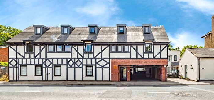 2 Bedroom Flat For Sale In Uxbridge Road, Mill End, Rickmansworth, WD3