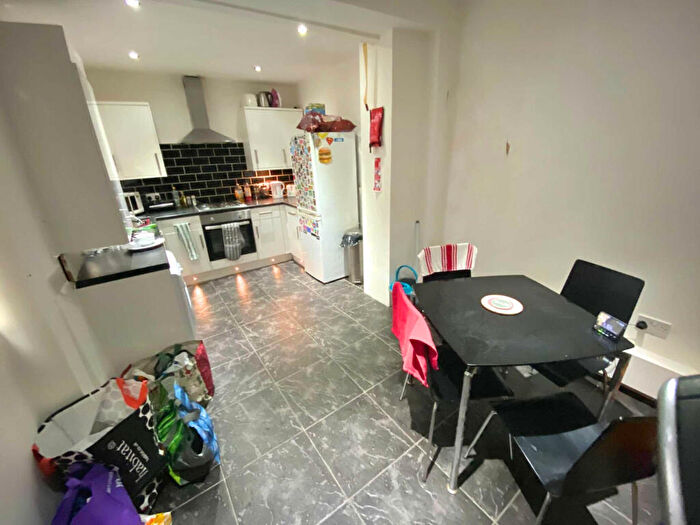4 Bedroom House To Rent In Milnthorpe Street, Salford, M6