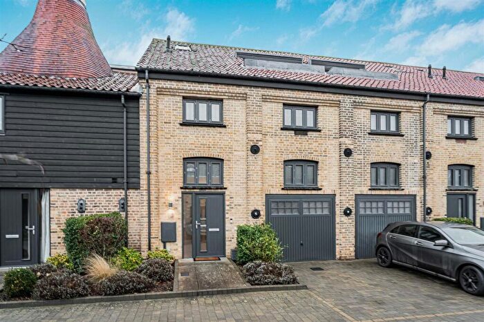 3 Bedroom Terraced House For Sale In Watton Road, Ware, SG12