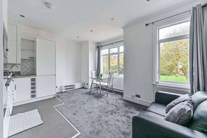 2 Bedroom Flat To Rent In Church Lane, Tooting, London, SW17