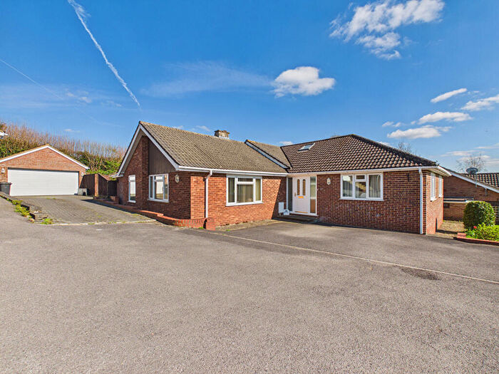 4 Bedroom Bungalow For Sale In Coach Ride, Marlow, Buckinghamshire, SL7