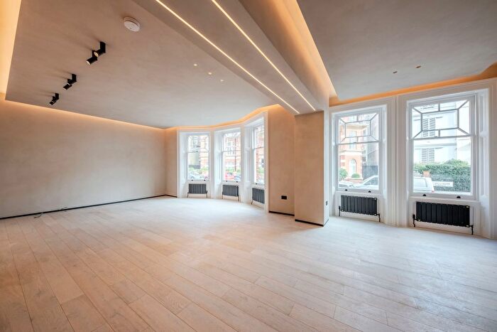 4 Bedroom Flat To Rent In Wynnstay Gardens, Allen Street, London, W8