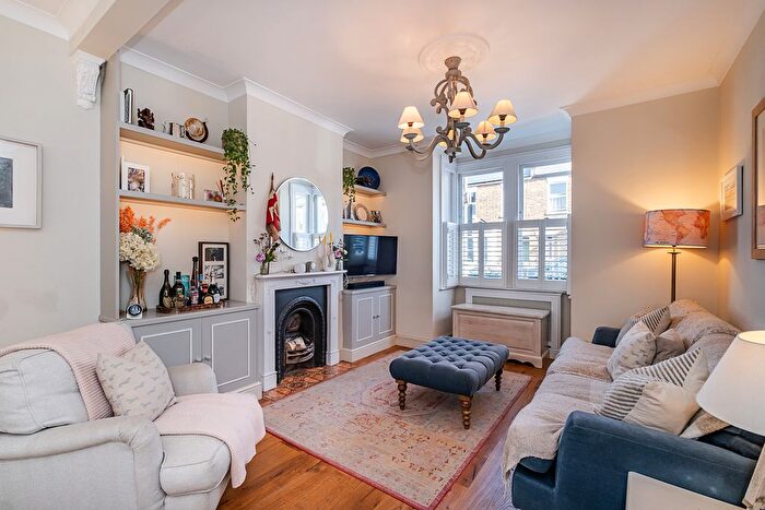 4 Bedroom Terraced House For Sale In Bellew Street, London, SW17