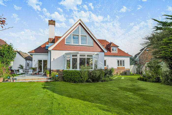 3 Bedroom House To Rent In Tranmere Close, Lymington, SO41