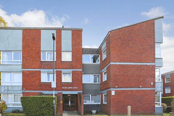 2 Bedroom Flat To Rent In Cleanthus Close London, SE18