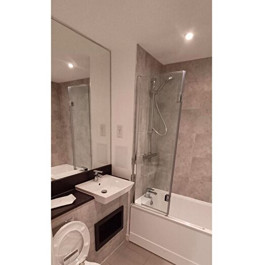 1 Bedroom Flat To Rent In North End Road, Wembley, Middlesex, HA9