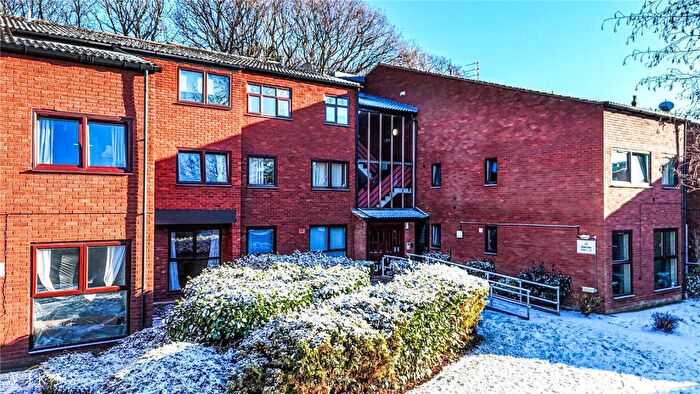 2 Bedroom Apartment To Rent In Badgers Bank Road, Sutton Coldfield, West Midlands, B74
