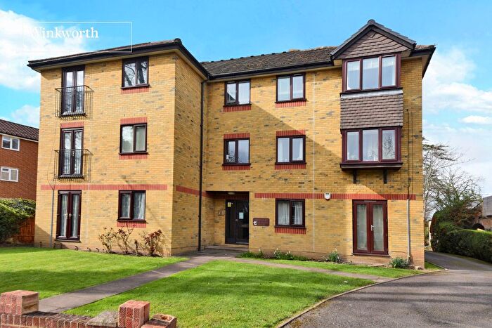 1 Bedroom Flat For Sale In Drey Court, The Avenue, Worcester Park, KT4
