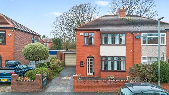 3 Bedroom Semi Detached House For Sale In Greenway, Ashton-In-Makerfield, WN4