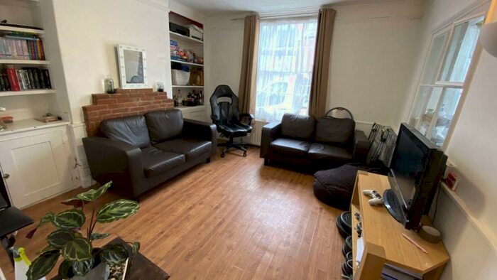 4 Bedroom House To Rent In Broad Street, Canterbury - Ref, CT1