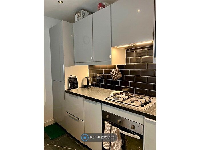 3 Bedroom Terraced House To Rent In Castle Road, Grays, RM17