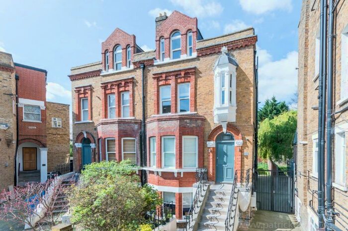 Flat To Rent In The Gardens London, SE22