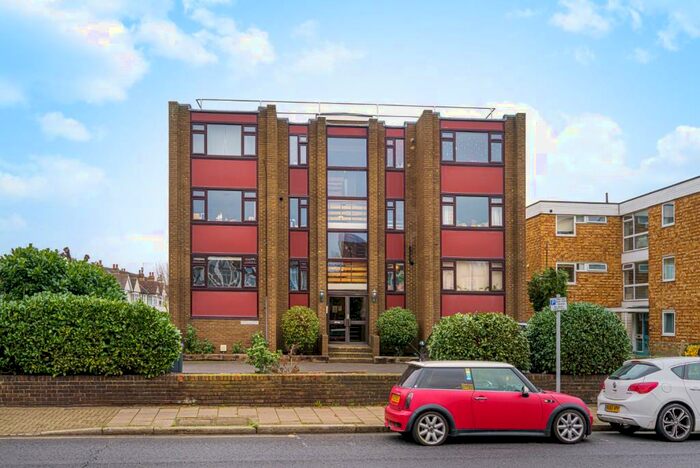 2 Bedroom Apartment To Rent In Croydon Road, Beckenham, BR3