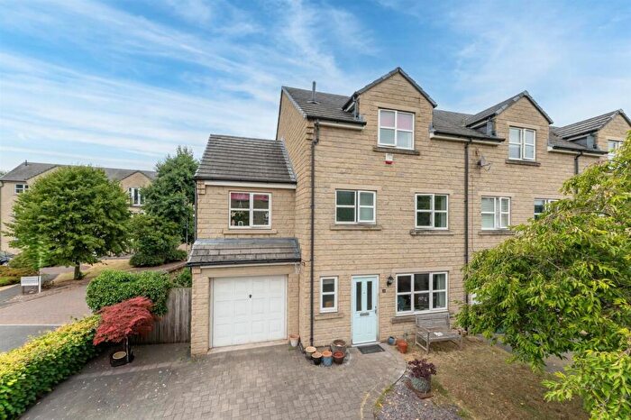 6 Bedroom End Of Terrace House For Sale In Fowlers Croft, Otley, LS21