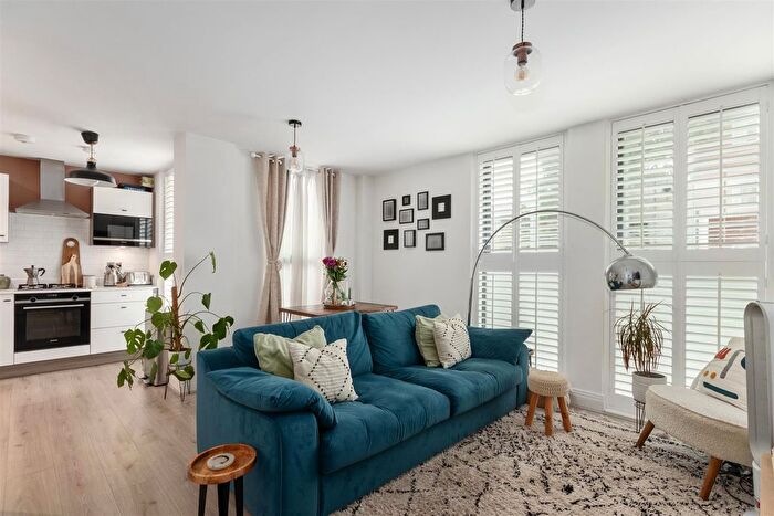 2 Bedroom Flat For Sale In Worple Road, Wimbledon, SW19