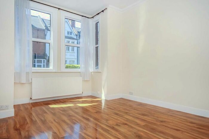 1 Bedroom Flat To Rent In Nemoure Road, London, W3