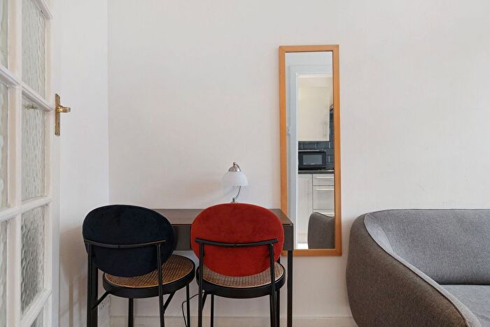 Studio For Sale In Park West, Hyde Park Estate, London, W2