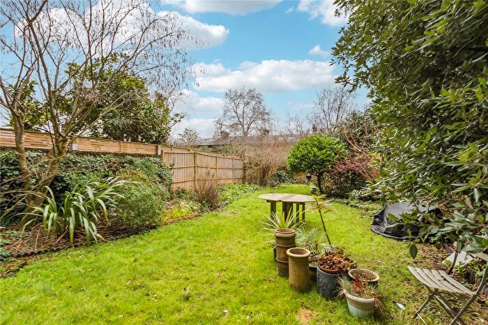 2 Bedroom Flat For Sale In Clapham Common North Side, London, SW4