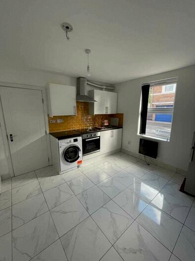 1 Bedroom Apartment To Rent In Alpha Street North, Slough, SL1