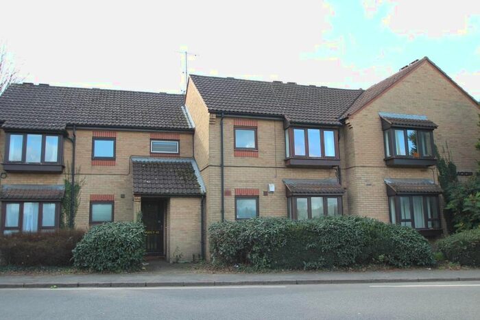 1 Bedroom Flat To Rent In Moorside, Boxmoor, Hemel Hempstead, HP3