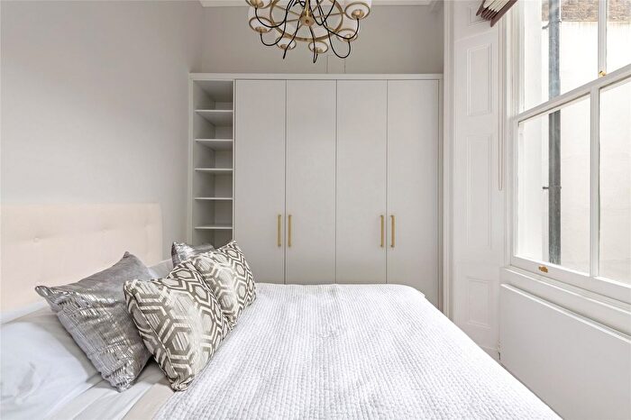 1 Bedroom Flat For Sale In Lexham Gardens, Kensington, W8