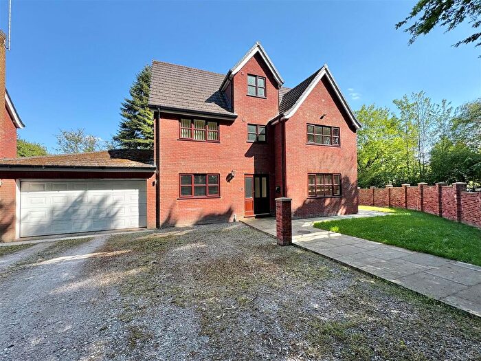 5 Bedroom Detached House For Sale In Woodside Drive, Macclesfield, SK11