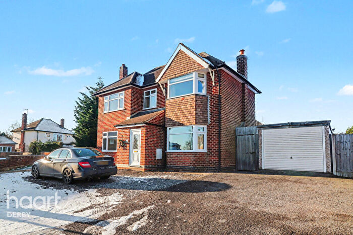 3 Bedroom Detached House For Sale In Roehampton Drive, Derby, DE22