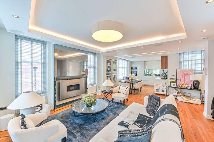 2 Bedroom Flat To Rent In Marylebone Street, Marylebone, London, W1G